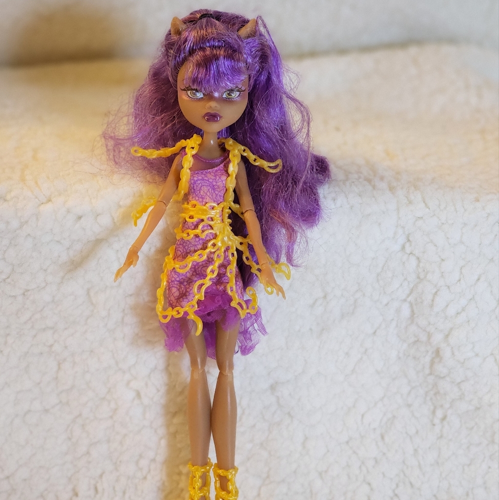 Clawdeen wolf Monster High doll